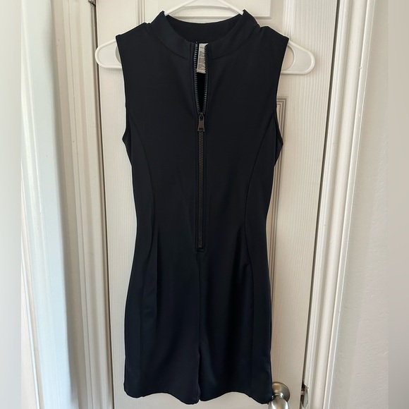 Good American Compression Bodysuit - Picture 3 of 7